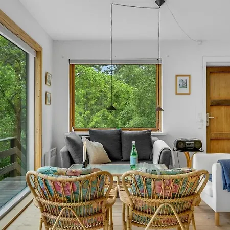 2 Bedroom In *